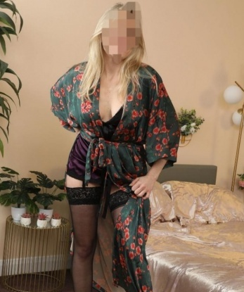 🌹
Я живу в Москве и предлагаю широкий спектр услуг для взрослых, чтобы удовлетворить каждое твое желание. 💋
Мои нежные прикосновения и страстные поцелуи сведут тебя с ума, а мое опытное тело приведет тебя к удивительным ощущениям. 💦
Я готова подарить тебе незабываемые эмоции и экстаз, наслаждаясь каждым мгновением нашей встречи. 😍
У меня есть положительные отзывы, подтверждающие мои навыки и нежность. Ты можешь увидеть мои фото в моем профиле. 💃
Не теряй времени и позвони мне прямо сейчас, чтобы испытать нашу взрывную химию в Москве. 🔥💥 Ира